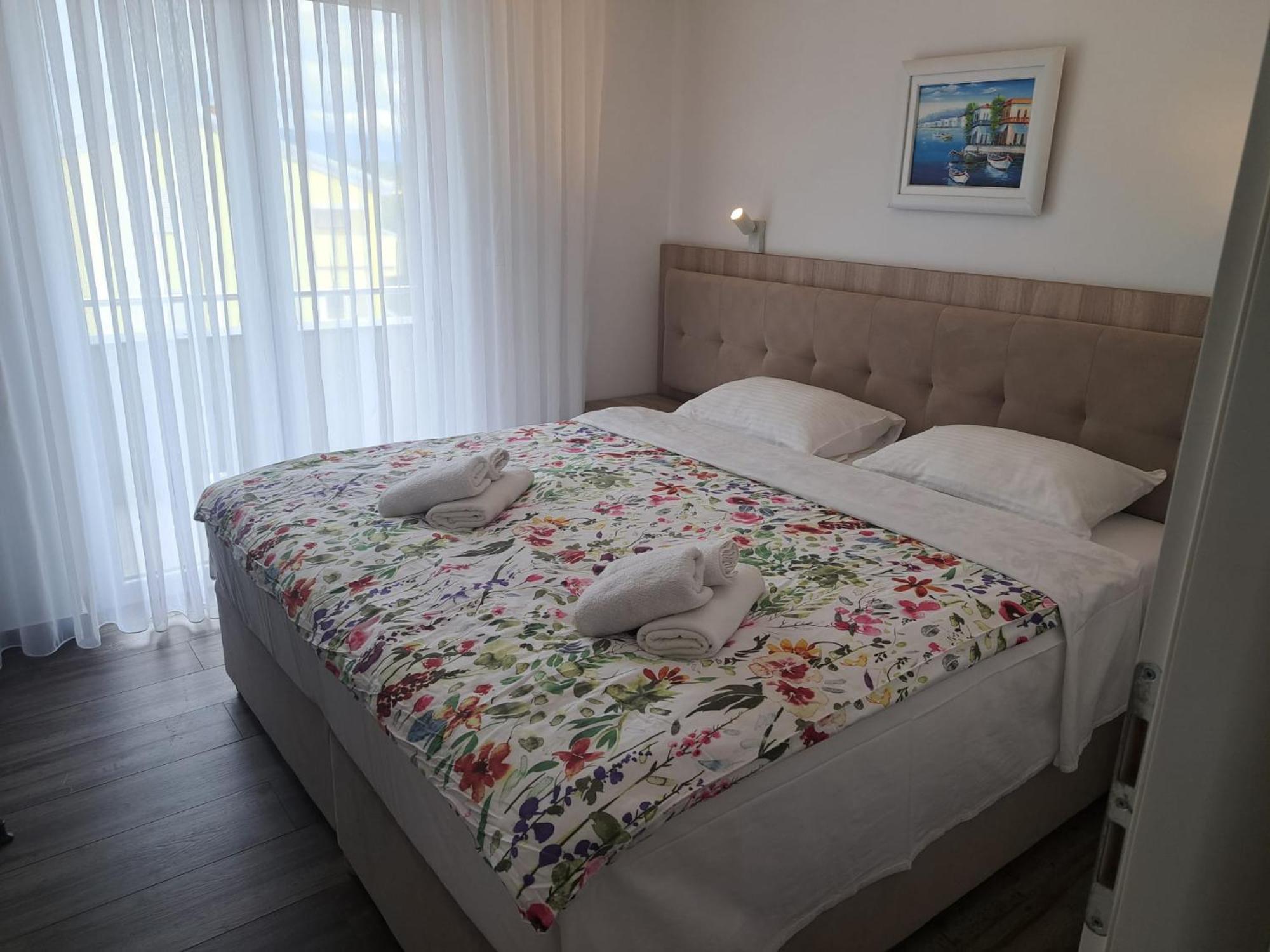 Rooms & Apartment Mama Mia Malinska Eksteriør bilde