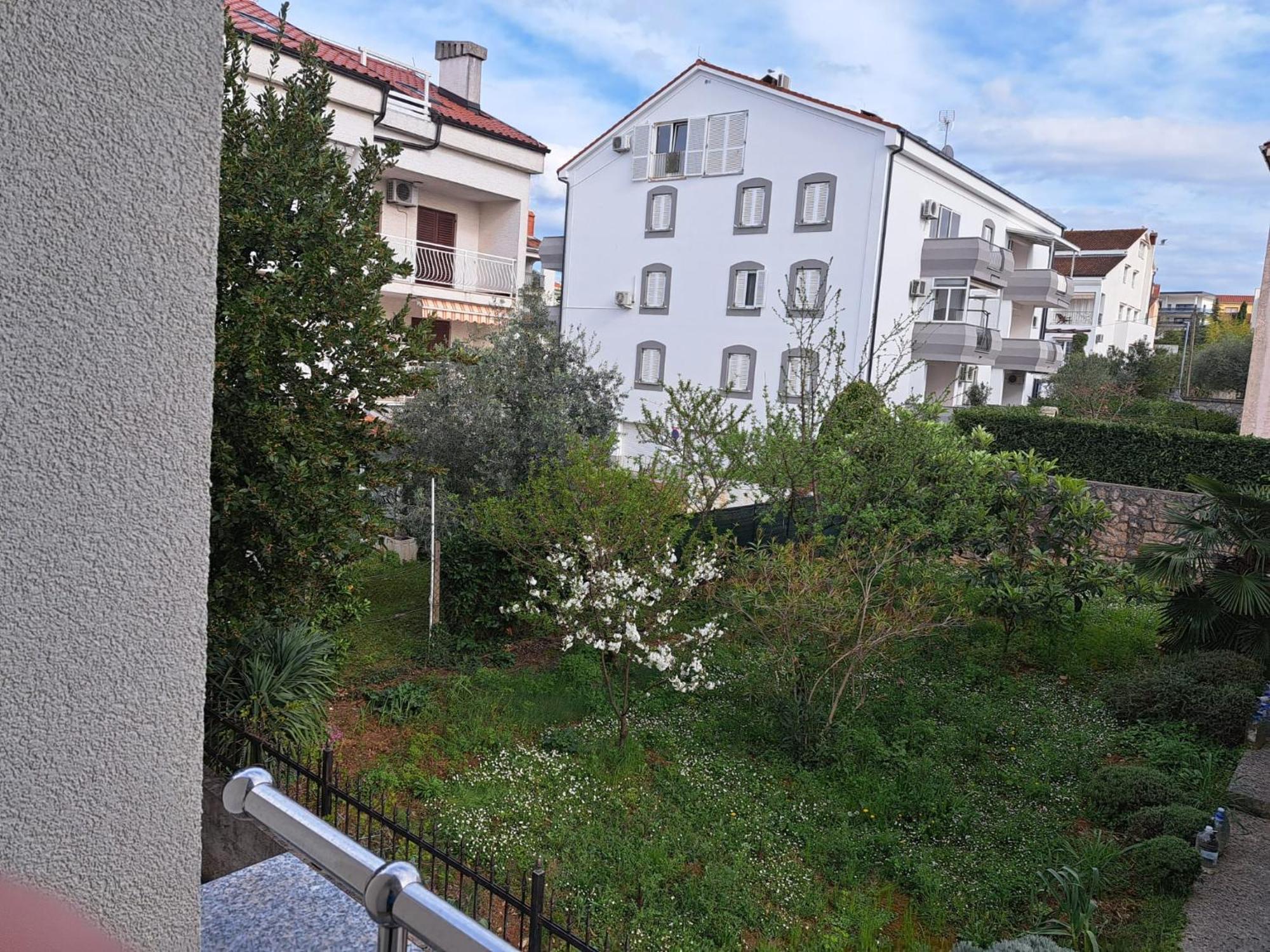 Rooms & Apartment Mama Mia Malinska Eksteriør bilde