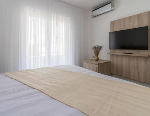 Rooms & Apartment Mama Mia Malinska Eksteriør bilde