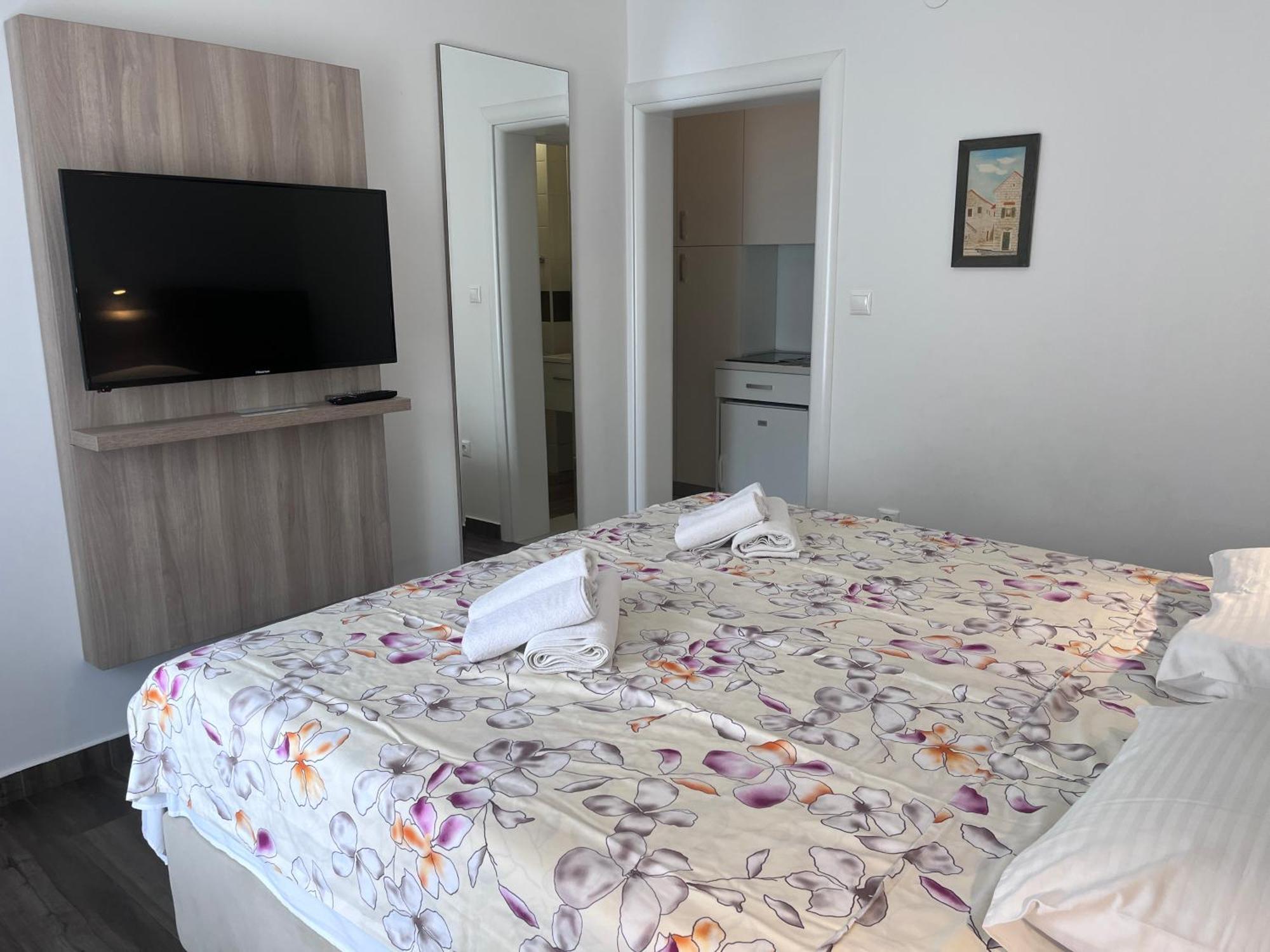 Rooms & Apartment Mama Mia Malinska Eksteriør bilde