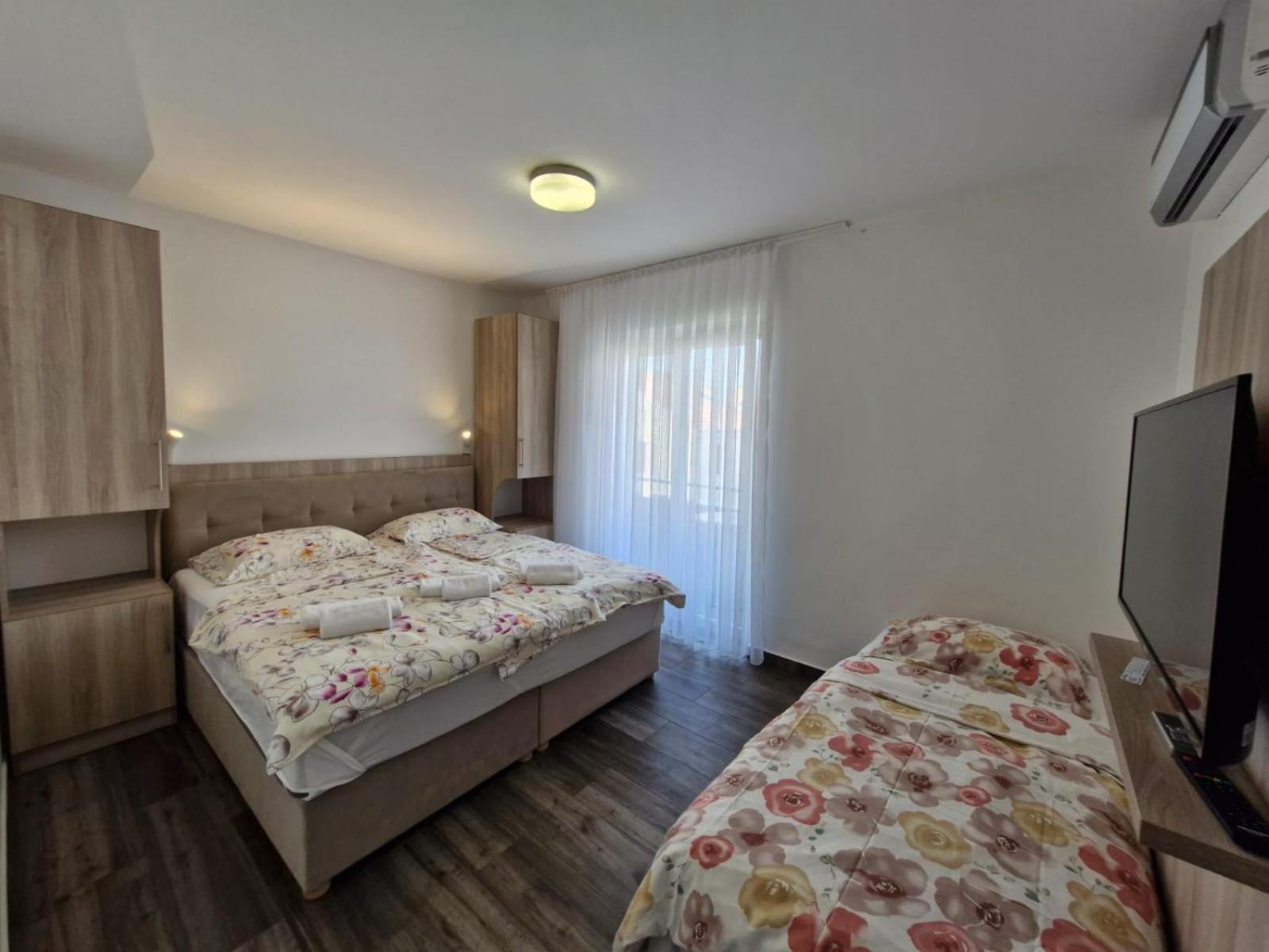 Rooms & Apartment Mama Mia Malinska Eksteriør bilde