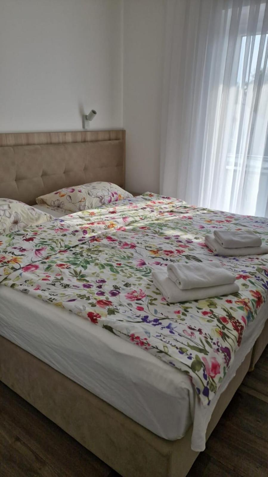 Rooms & Apartment Mama Mia Malinska Eksteriør bilde